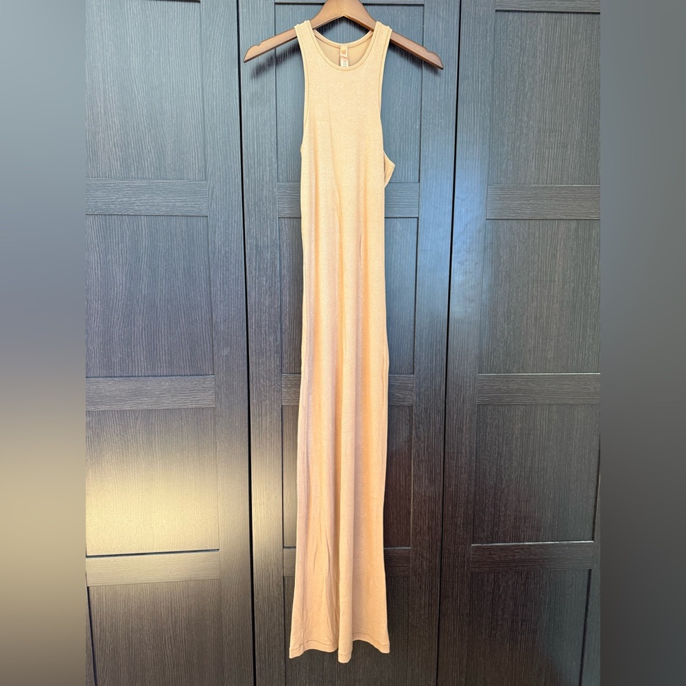 SKIMS - SOFT LOUNGE SHIMMER RACERBACK DRESS | CAMEL